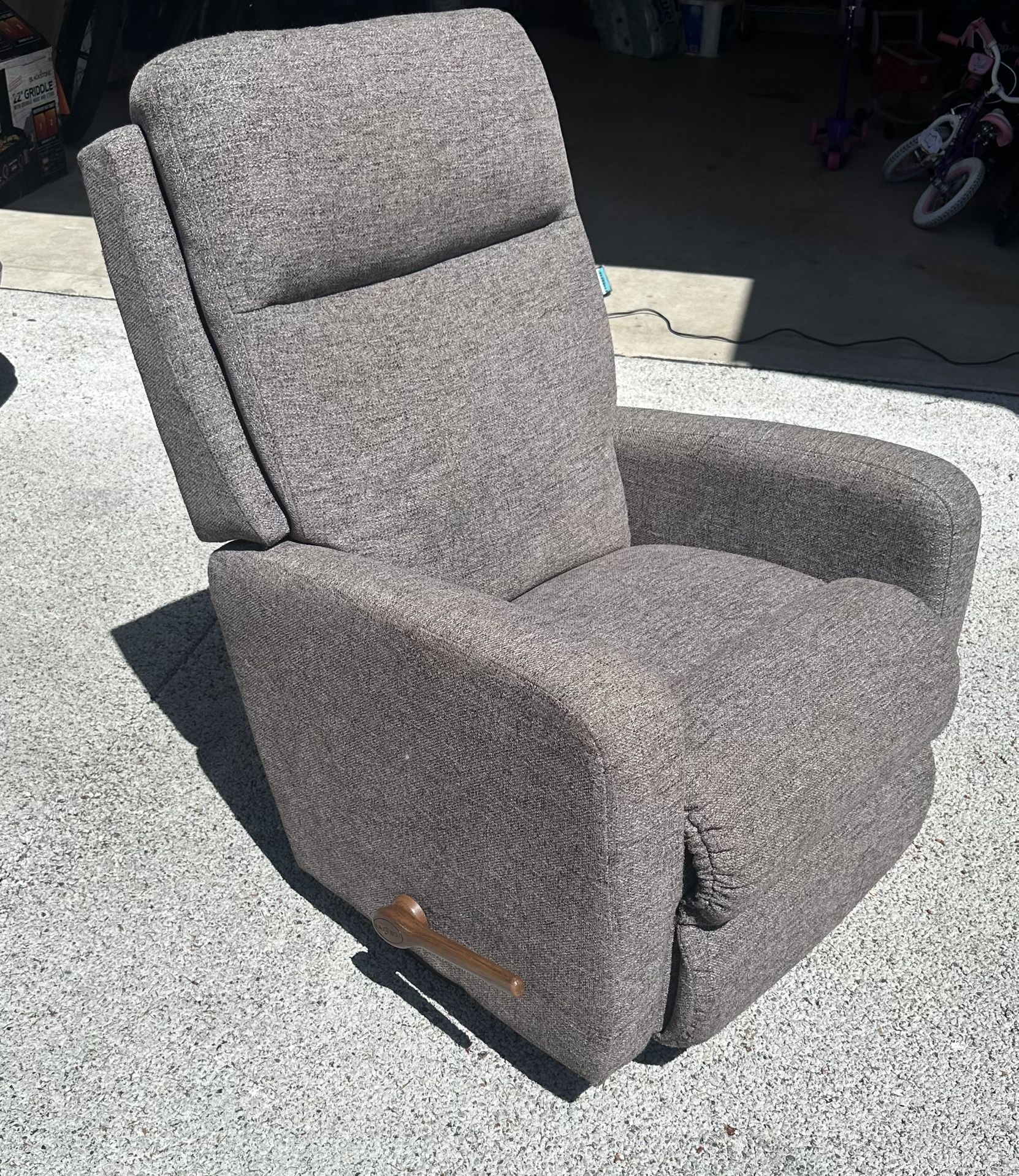 Lazy Boy Rocker And Recliner