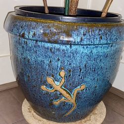 Large blue green gecko glazed flower pot planter