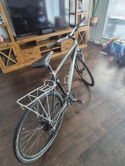 Used Specialized CrossTrail hybrid bicycle