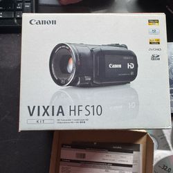 Canon VIXIA HF S10 Camcorder – Very Good Condition + Extras 