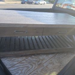 Table Medium 