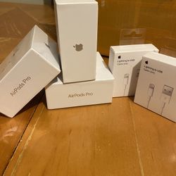 Apple AirPods Pro 2nd Gen & Apple Lightning Charger 