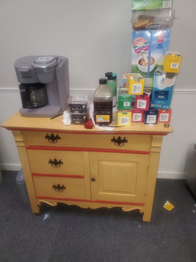 kitchen cabinet