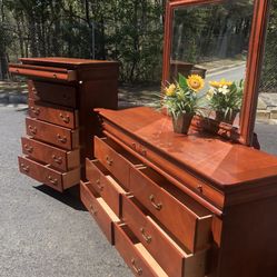 Quality Solid Wood Set Long Dresser, Big Drawers, Big Mirror, Tall Chest. Drawers Sliding Smoothly Great Confition