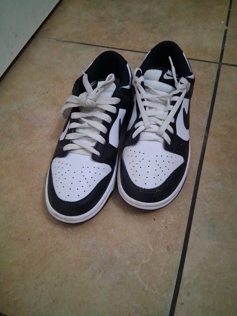 Nike Dunks Panda Size 8.5 