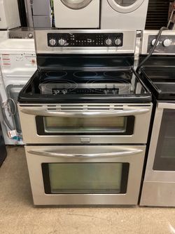 Frigidaire Gallery 30 in. 6.6 cu.ft. Electric Double Oven Range
