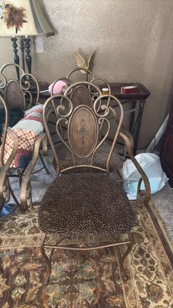 Set of 4 dinning room chairs