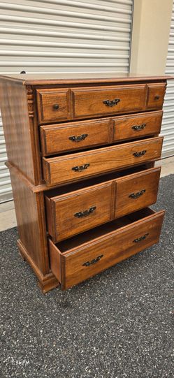 🌋 5 drawer dresser (DELIVER OPTION)