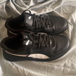 Boys Puma Size 5.5