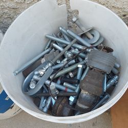 Full bucket bolts