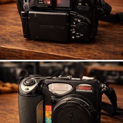 Nikon COOLPIX 5000 5.0MP Digital Camera - Black