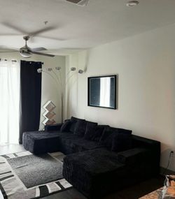 BLACK SECTIONAL - PICKUP