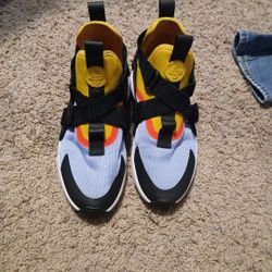 Nike hurache size 8