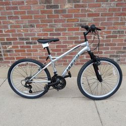 New Huffy Highland Mountain Bike 