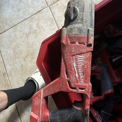 Milwaukee M18 Fuel Rotary Hammer 