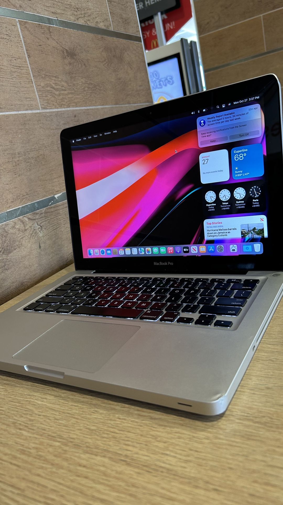 Apple MacBook Pro 13” I5/8GB/256GB SSD $140