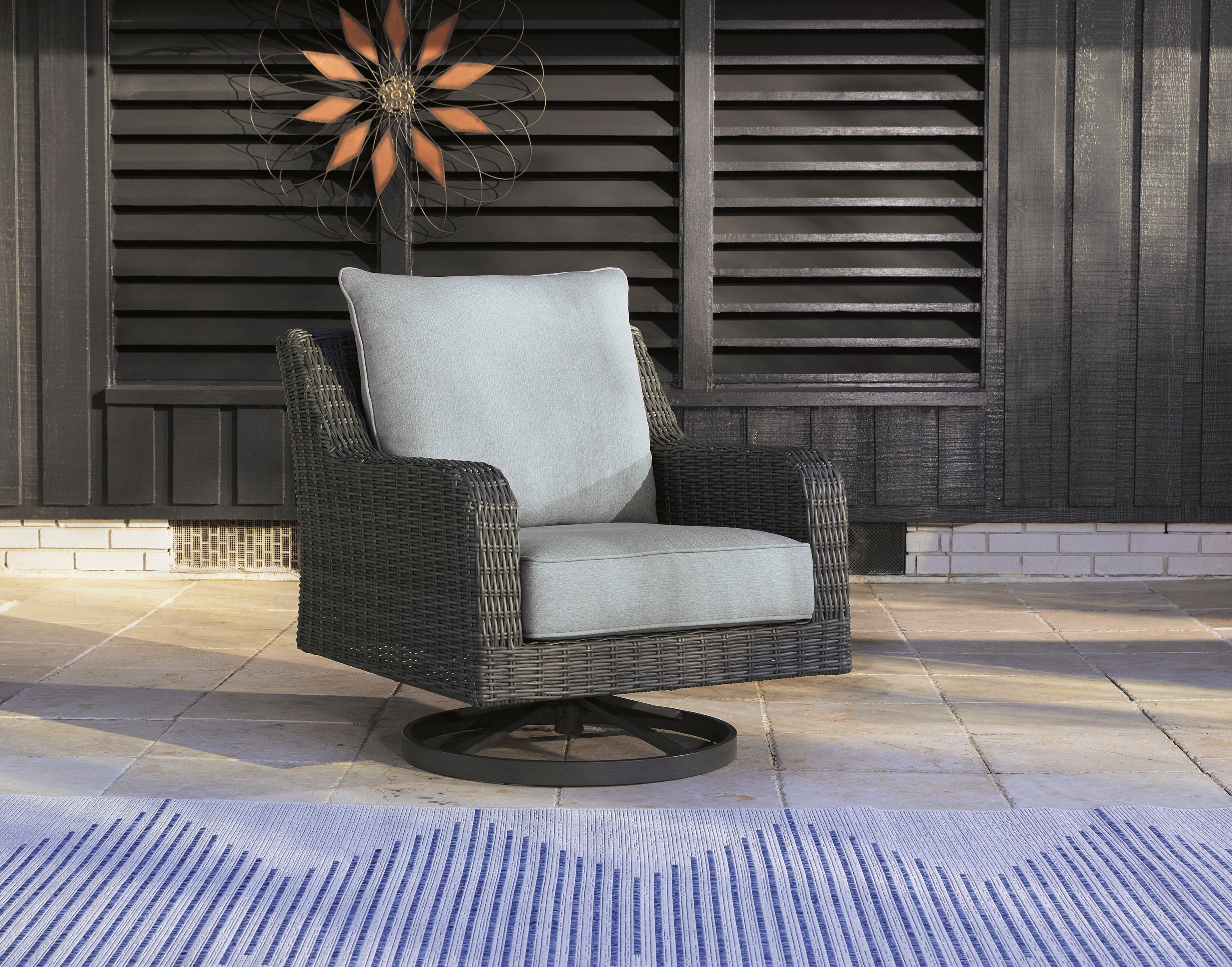Outdoor Patio Swivel Lounge Chair in Grey Fabric and Resin Wicker