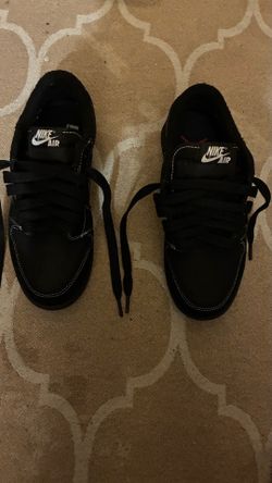 Travis Scott black phantoms