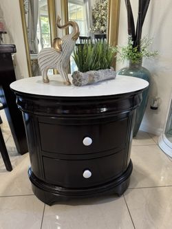 2 Large Night Stands In Good Condition 