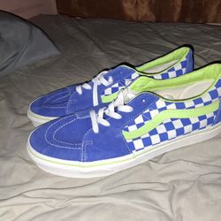 vans size 10.5 shoes 40 dollar each cada una 