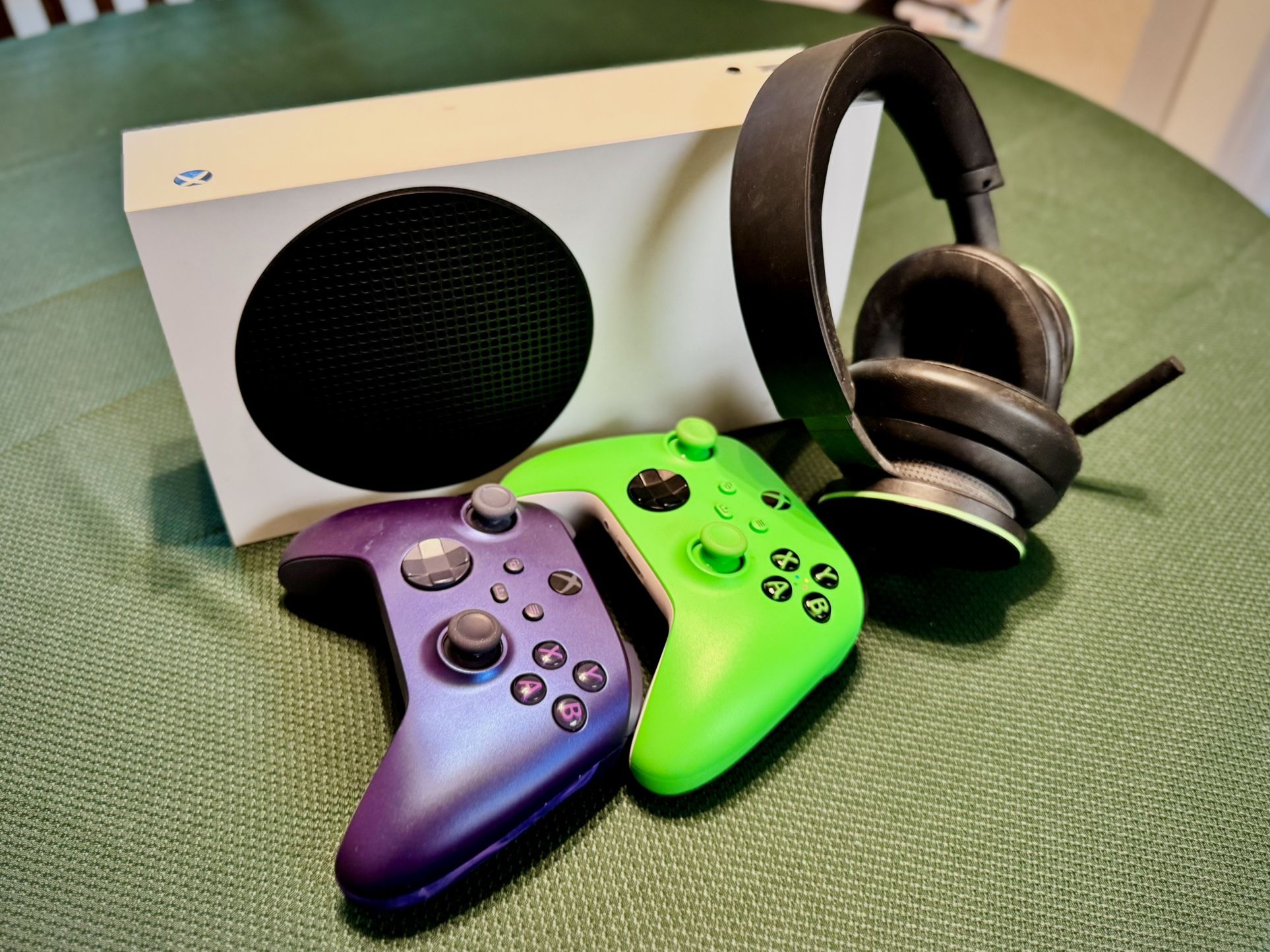 Xbox Series S w/ Accessories