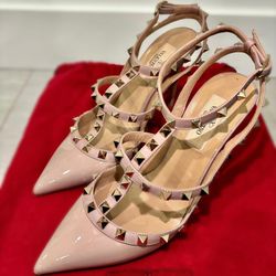 Beige pointed-toe high heels