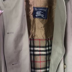Burberry Coat Like New Size 8 Taupe
