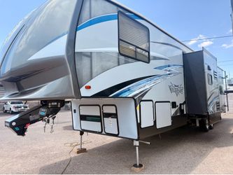 2017 Vengeance Fifth Wheel Toy Hauler 40Ft With 2 Slides 13Ft Garage