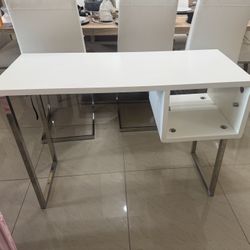 White Desk 