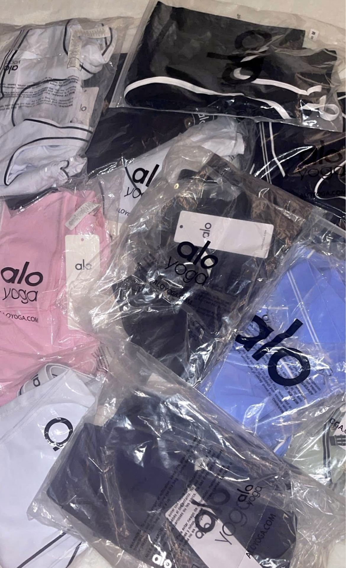 Rainbow Alo Yoga Bundle !