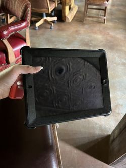 Apple Ipad With Otter Box Case + C Charger 