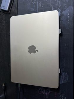 MacBook Air M3 13” - 8GB/256GB - Starlight - $800 OBO