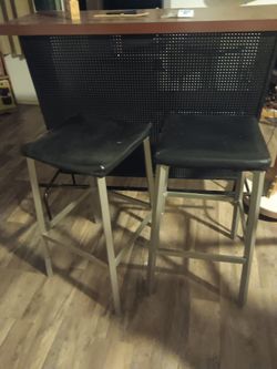 Bar and 3 bar stools
