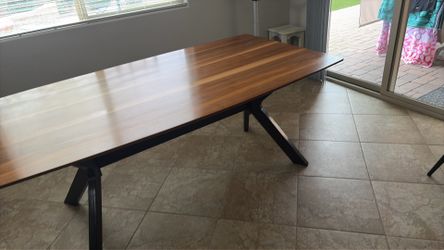 Dining room table