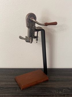 Wine bottle opener cork screw