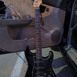 Fender Squier Complete Needs New Strings 70$