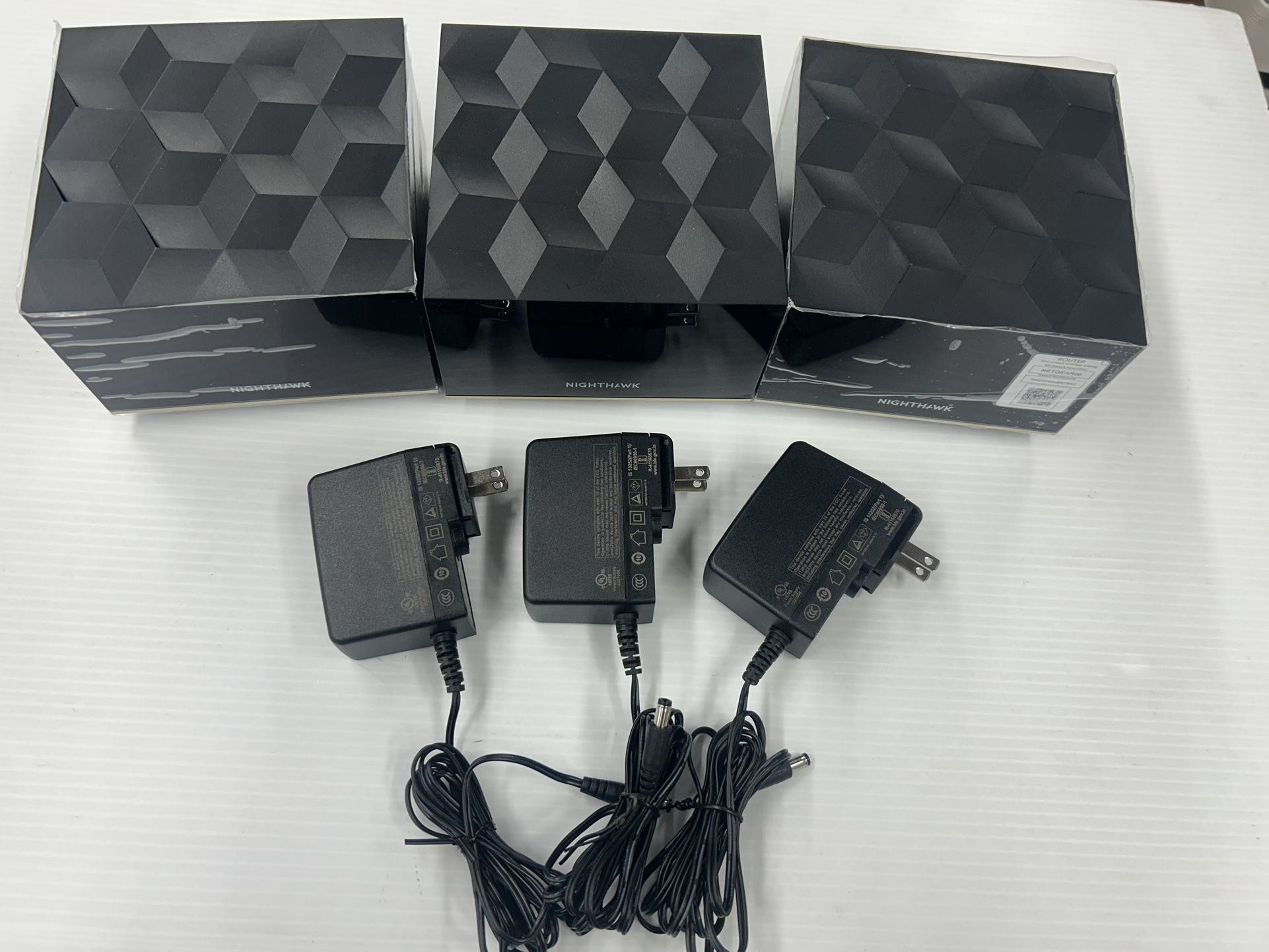 NIGHTHAWK Mesh Wi-Fi6E Sstellite