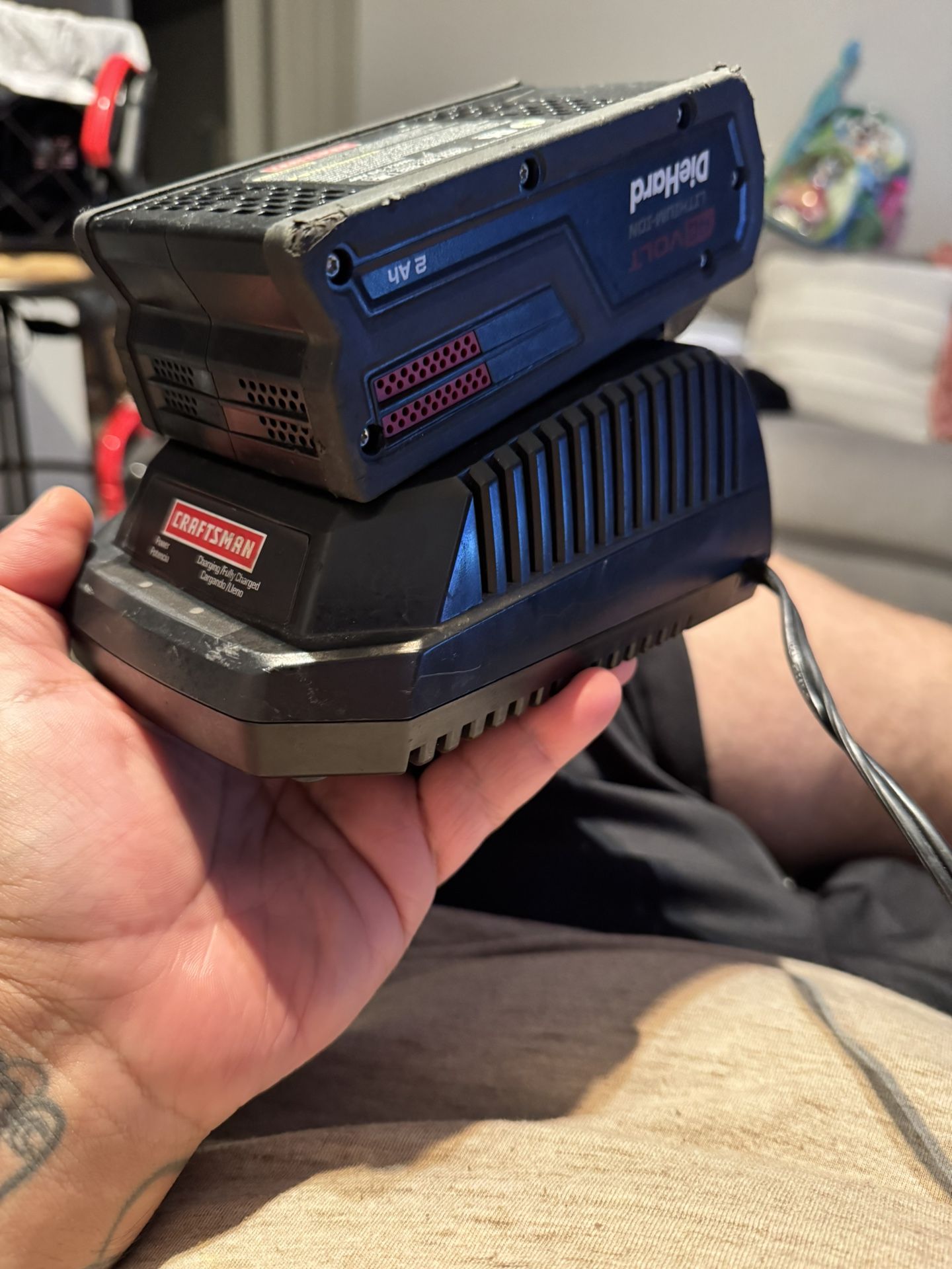 Craftsman diehard 40 volts 2ah battery & charger