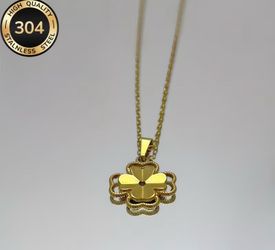 ✨🔥STAINLESS STEEL CLOVER NECKLACE