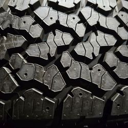 4 NEW ALL TERRAIN TIRES 265-70R17