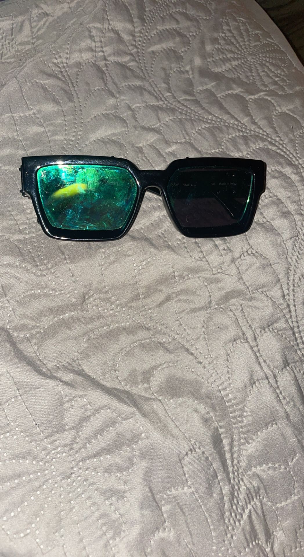Authentic Louis Vuitton Millionaire LV Drive Strass Z1060 Dark Lens/Gold  Framed Sunglasses for Sale in Aurora, CO - OfferUp