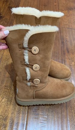 UGGS BAILEY BOTTON TRIPLET