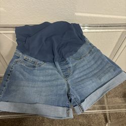 Levi's maternity shorts Size M Strech 