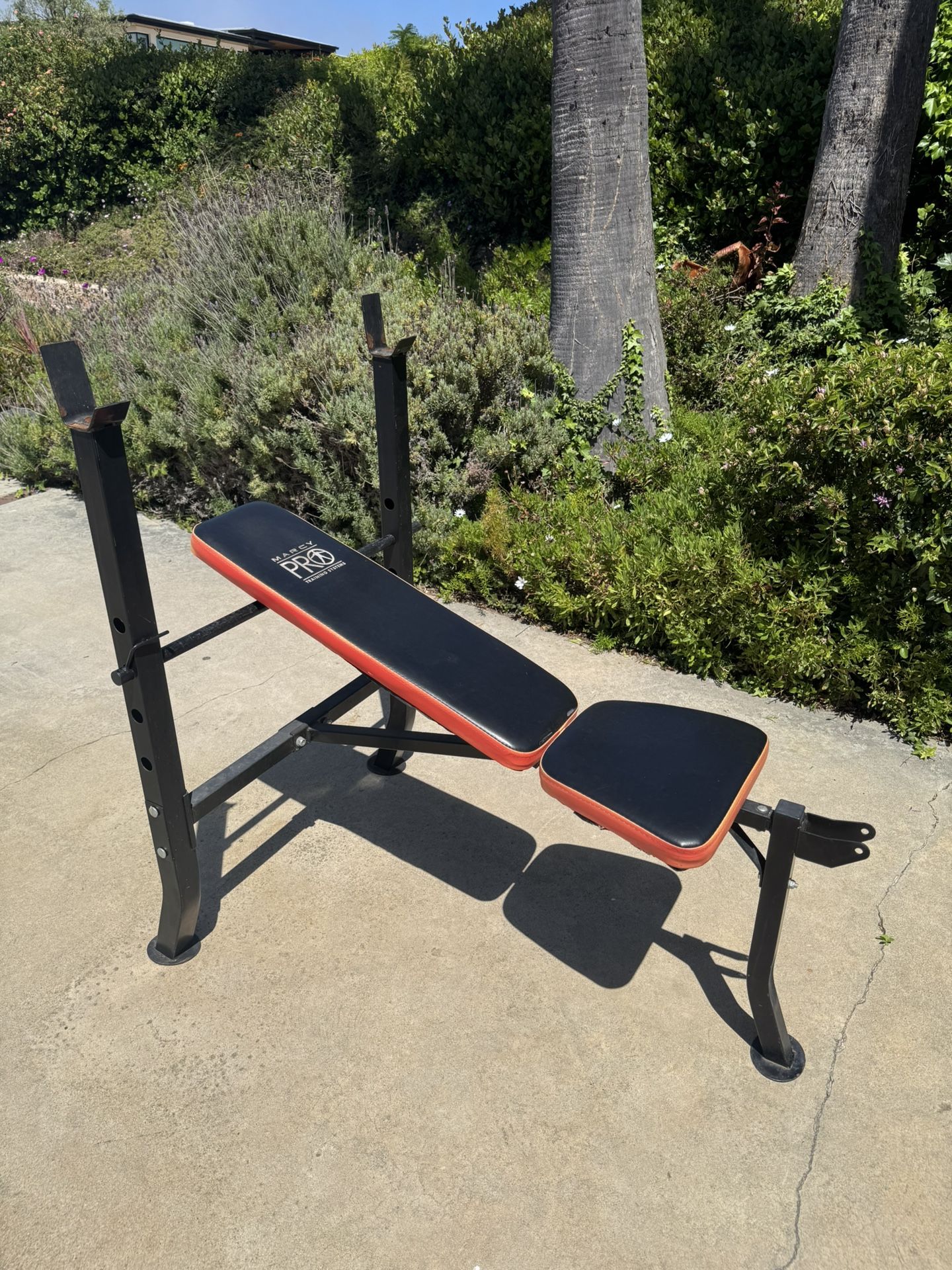 Incline and flat weight bench