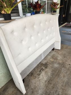 FREE CAMA QUEEN SIZE