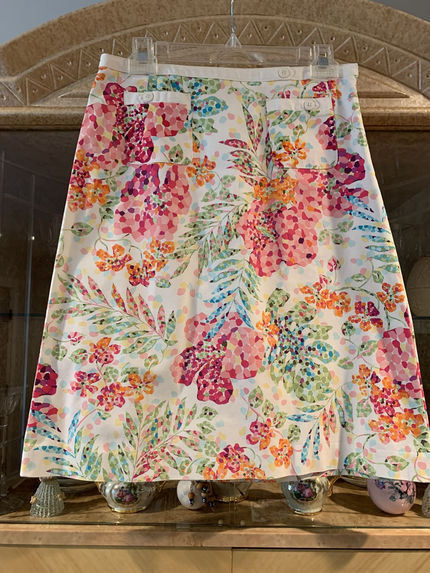 Pre-owned Talbots Knee Length Floral Skirt, Size 6.