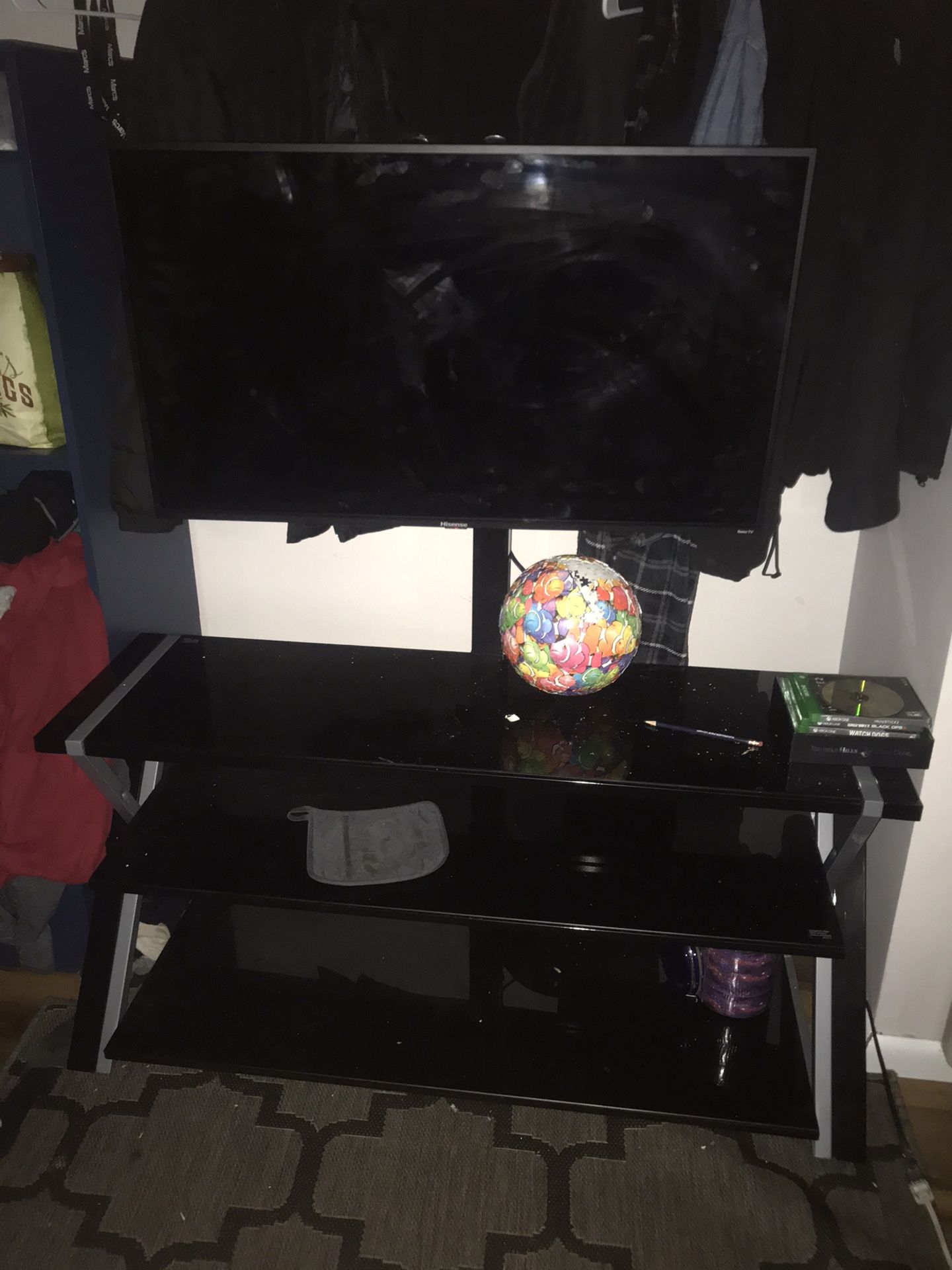 Hisence Roku tv -$250and Stand -$75
