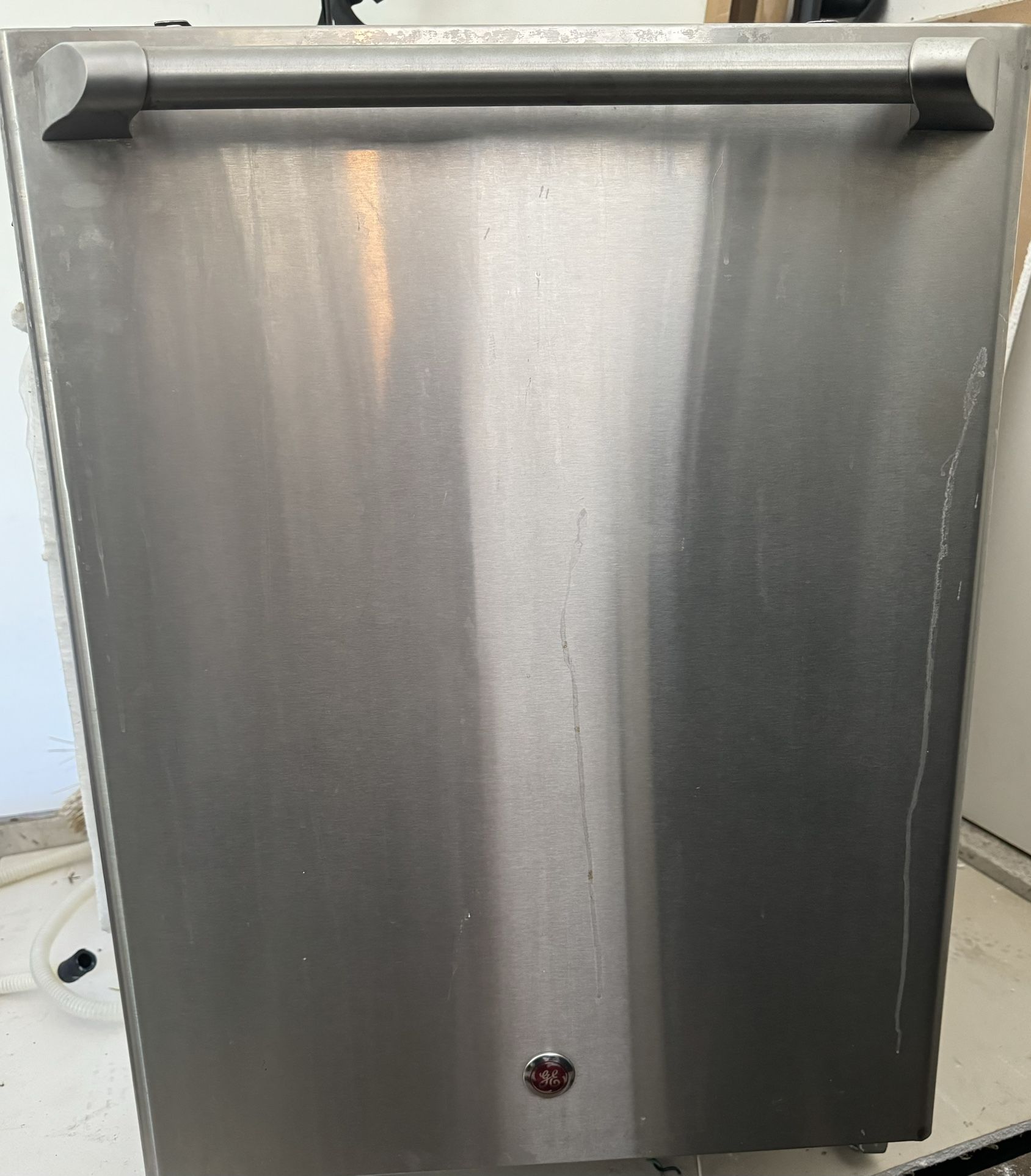 GE Dishwasher with SmartDispenseâ„¢ Technology