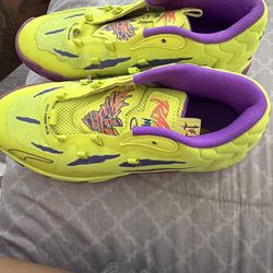 Kids shoes