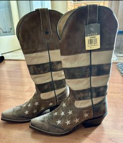 Woman’s Cowboy Boots 6